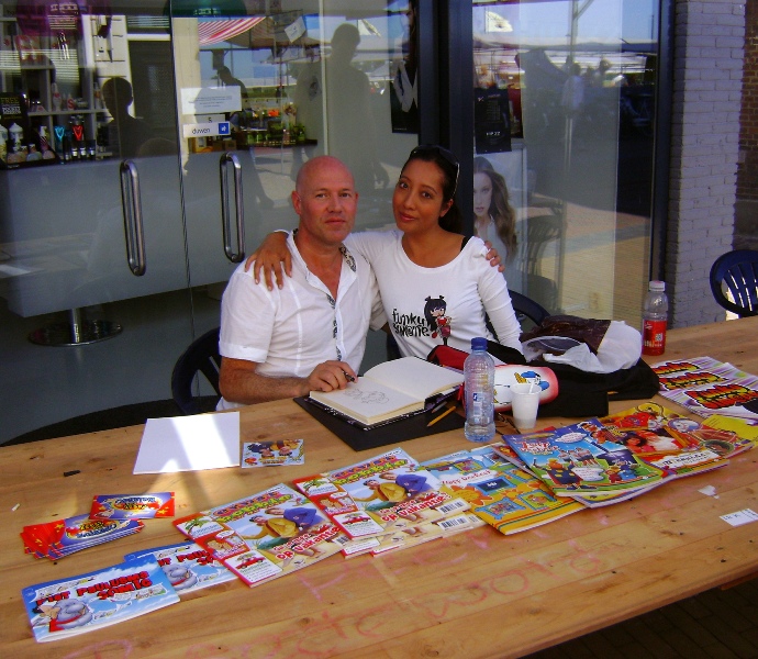Piet Voordes en Simone Bergmann op het 14e Kamper Stripspektakel